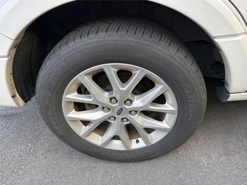 Used 2016 Ford Expedition Limited w/ Equipment Group 301A image 14