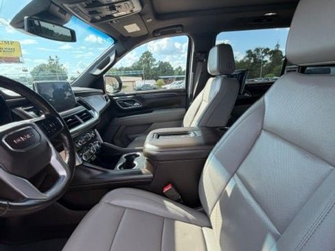 Used 2023 GMC Yukon XL SLT w/ SLT Luxury Package RWD image 14