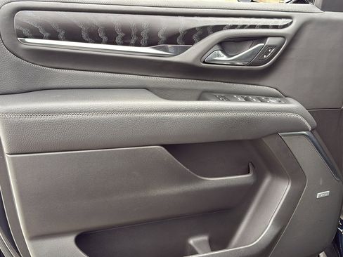 Used 2021 GMC Yukon Denali w/ Denali Premium Package image 10