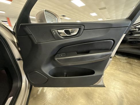 Used 2023 Volvo XC60 B5 Core AWD/4WD image 18