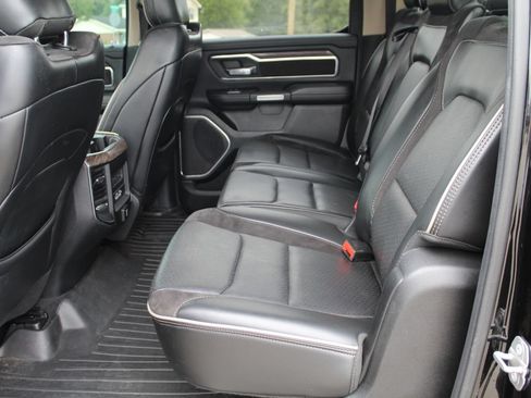 Used 2019 RAM 1500 Laramie AWD/4WD image 11