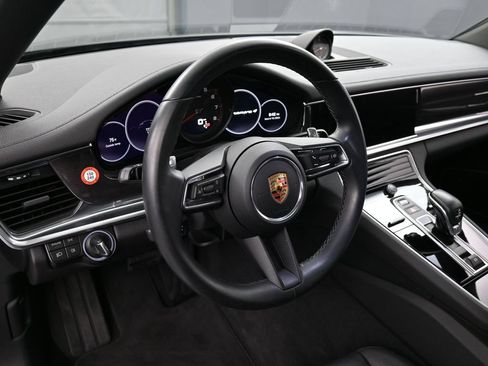 Used 2023 Porsche Panamera 4 Platinum Edition AWD/4WD image 17