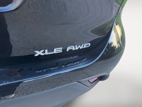 Used 2023 Toyota Highlander XLE AWD/4WD image 46
