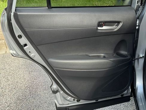 Used 2025 Toyota Corolla Cross XLE FWD image 21