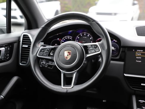Used 2023 Porsche Cayenne AWD/4WD image 14