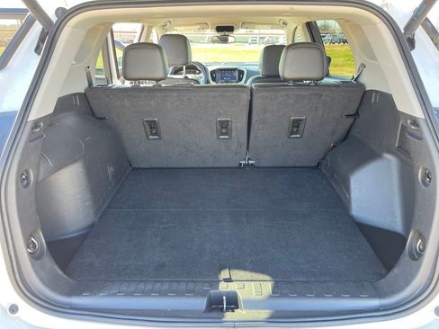 Used 2023 GMC Terrain SLT image 22