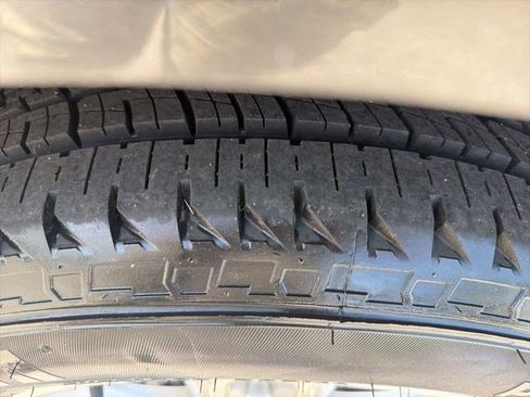 Used 2017 Ford Edge SEL w/ Equipment Group 201A AWD/4WD image 8
