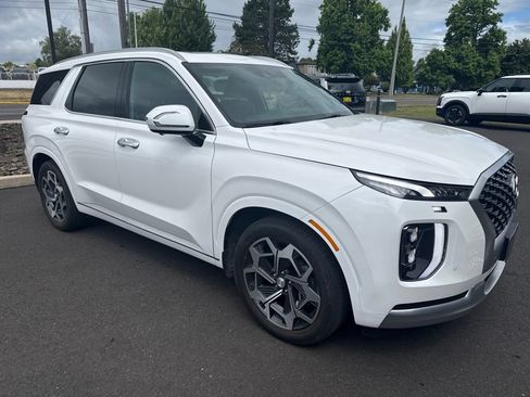 Used 2022 Hyundai Palisade Calligraphy w/ Cargo Package FWD image 3