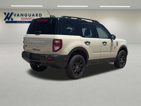Used 2025 Ford Bronco Sport Badlands AWD/4WD image 9