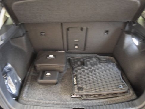 New 2025 Volkswagen Taos SE image 9