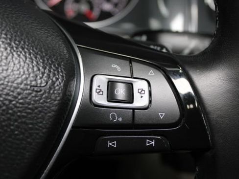 Used 2018 Volkswagen Golf SE FWD image 20