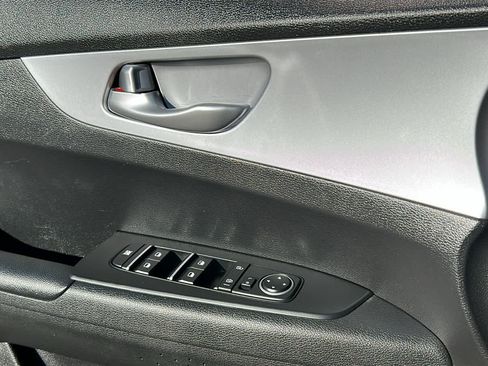 Used 2023 Kia Forte LXS w/ LXS Technology Package FWD image 22