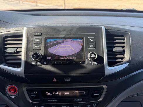 Used 2018 Honda Pilot LX image 31
