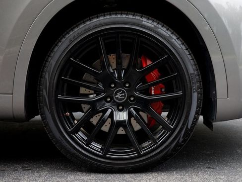 Used 2021 Maserati Levante S GranSport image 14