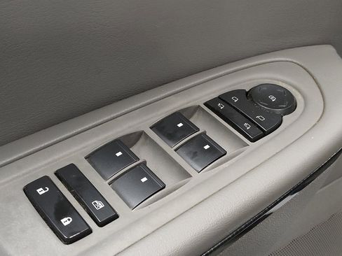 Used 2017 Chevrolet Traverse Premier FWD image 27