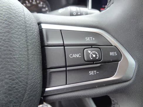 Used 2024 Jeep Compass Latitude AWD/4WD image 18