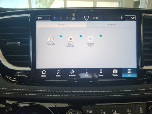 New 2025 Chrysler Pacifica Limited image 38