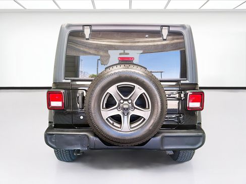 Used 2018 Jeep Wrangler Unlimited Sport S AWD/4WD image 5