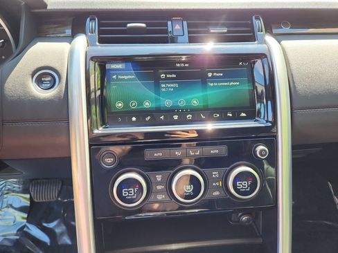 Used 2017 Land Rover Discovery HSE AWD/4WD image 17