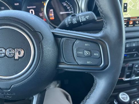 Used 2023 Jeep Wrangler Unlimited w/ Cold Weather Group AWD/4WD image 15