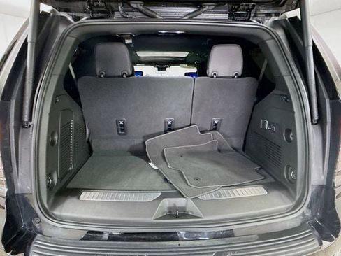 Used 2025 Chevrolet Tahoe Premier AWD/4WD image 31