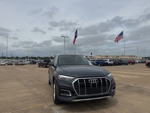 Used 2023 Audi Q5 2.0T Premium w/ Convenience Package AWD/4WD image 3