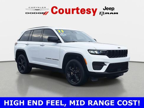 Certified 2023 Jeep Grand Cherokee Altitude image 1