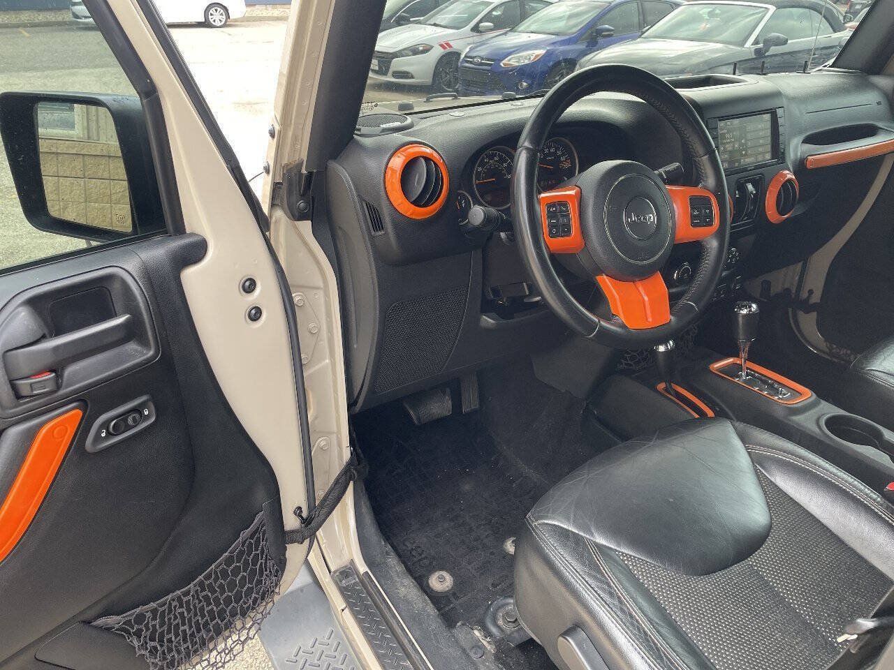 Used 2016 Jeep Wrangler Unlimited Sahara AWD/4WD image 21