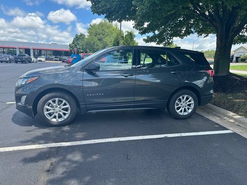 Used 2018 Chevrolet Equinox LS AWD/4WD image 3