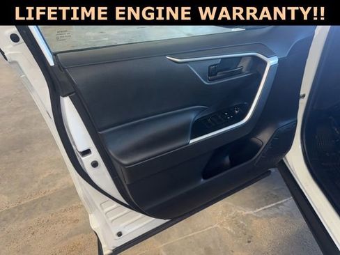 Used 2021 Toyota RAV4 LE image 14