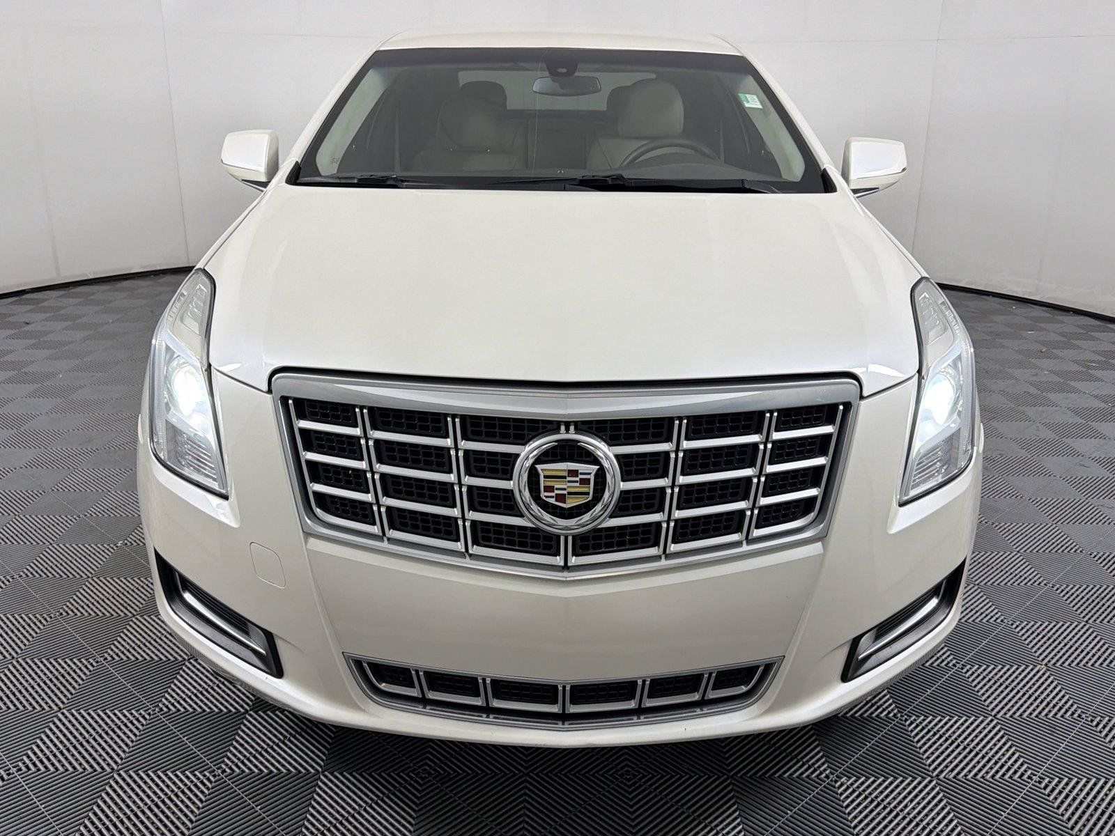 Certified 2014 Cadillac XTS FWD image 2