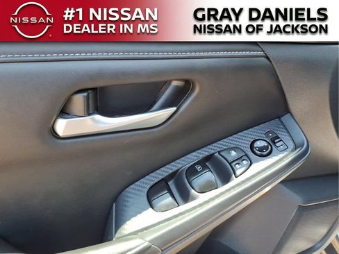 Used 2024 Nissan Sentra SV FWD image 10