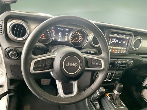 Used 2023 Jeep Gladiator Overland image 28