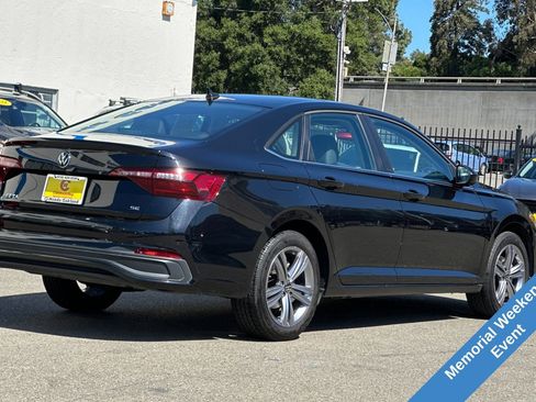 Used 2024 Volkswagen Jetta SE FWD image 5