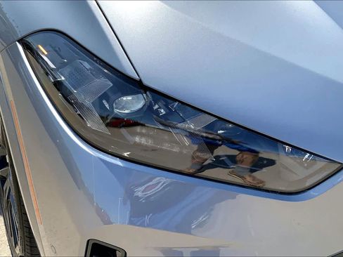 New 2026 BMW X5 M60i image 13