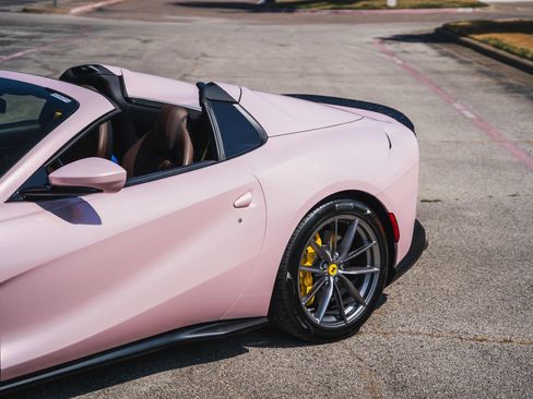 Used 2021 Ferrari 812 GTS RWD image 9