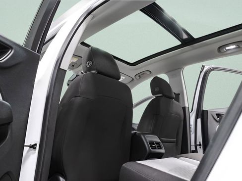 Used 2022 Chevrolet Equinox LT w/ LT True North Edition image 34