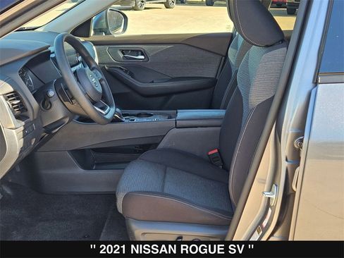 Used 2021 Nissan Rogue SV image 11