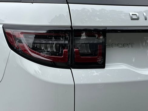 Used 2025 Land Rover Discovery Sport S image 14