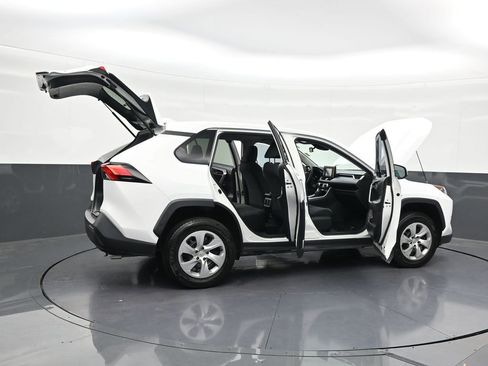 Used 2022 Toyota RAV4 LE AWD/4WD image 32