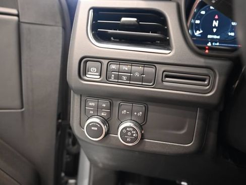 Used 2024 GMC Yukon SLT w/ SLT Luxury Package AWD/4WD image 25