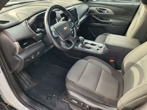 Used 2023 Chevrolet Traverse LT FWD image 7