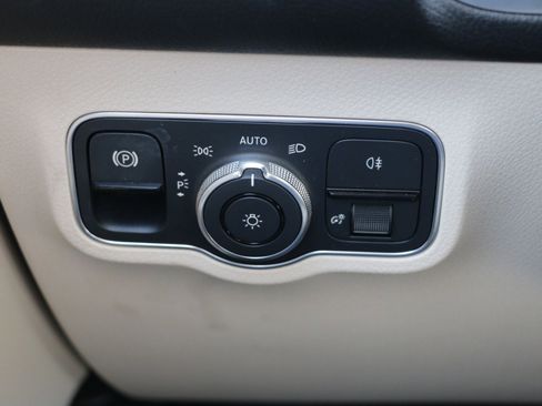 Used 2023 Mercedes-Benz EQB 300 4MATIC image 22