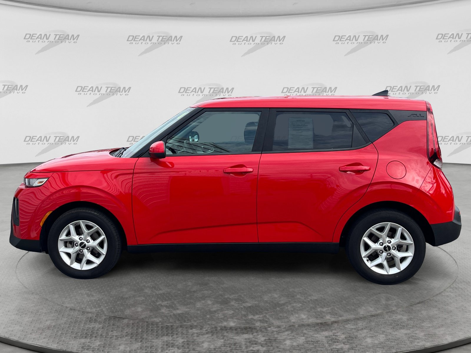 Used 2022 Kia Soul LX w/ Technology Package FWD image 4