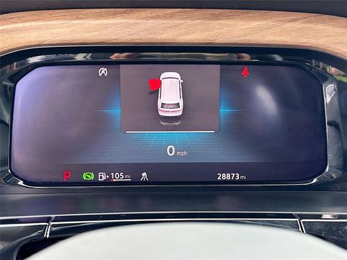 Used 2025 Volkswagen Atlas SE image 12