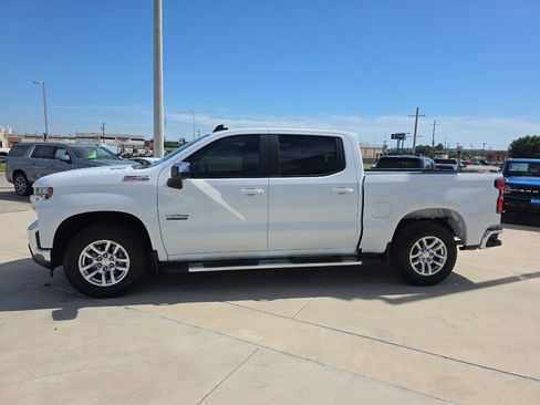 Used 2021 Chevrolet Silverado 1500 LT w/ Z71 Off-Road Package AWD/4WD image 4
