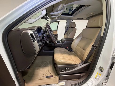 Used 2018 GMC Sierra 3500 Denali image 12