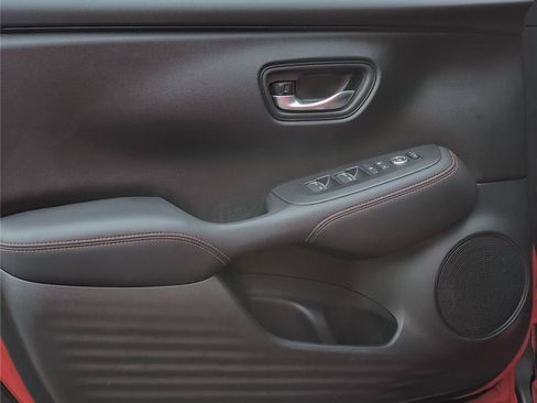 Used 2025 Honda HR-V Sport image 19