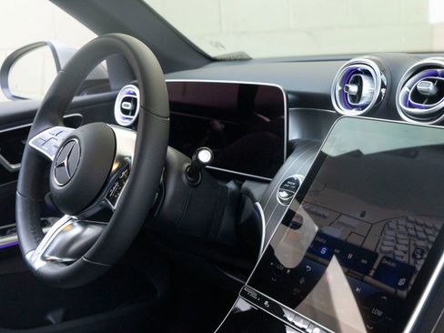 Used 2026 Mercedes-Benz GLC 300 image 28