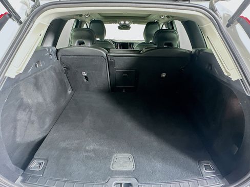 Used 2024 Volvo XC60 B5 Core image 30